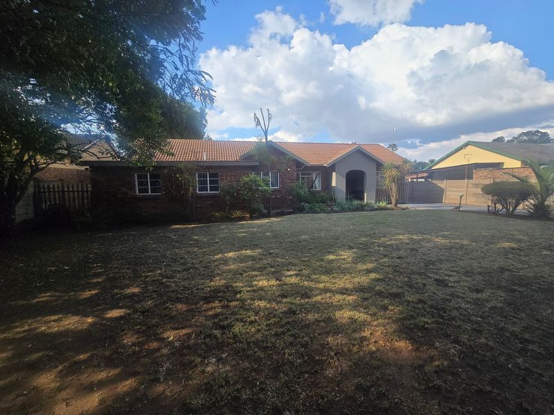 House For Sale In Rayton - Photo 1