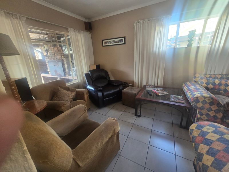 House For Sale In Rayton - Photo 3