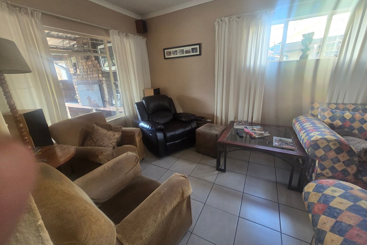 House For Sale In Rayton - Photo 3