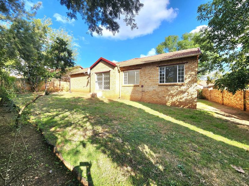Cluster Pending Sale In Midrand - Photo 5