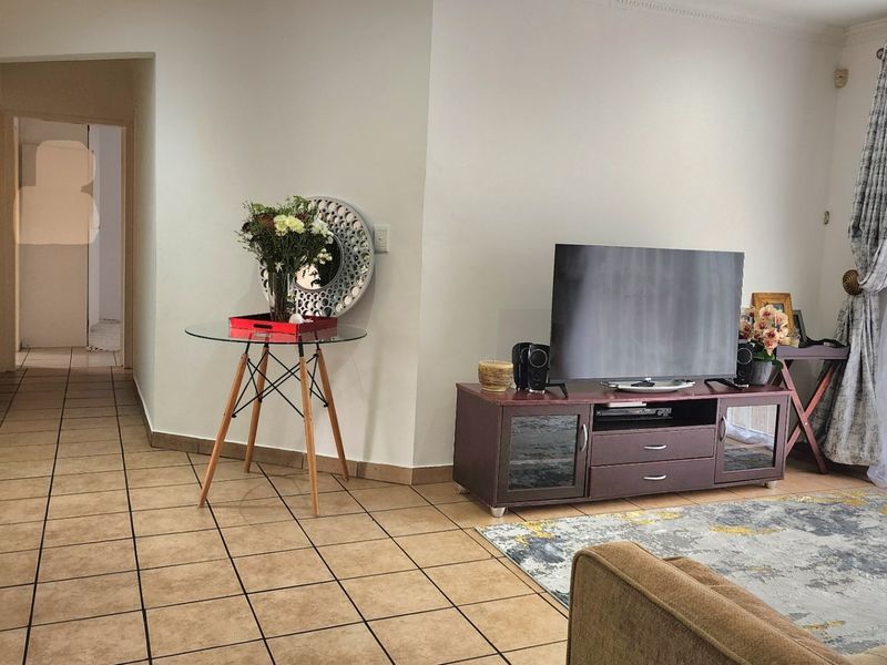 Cluster Pending Sale In Midrand - Photo 3