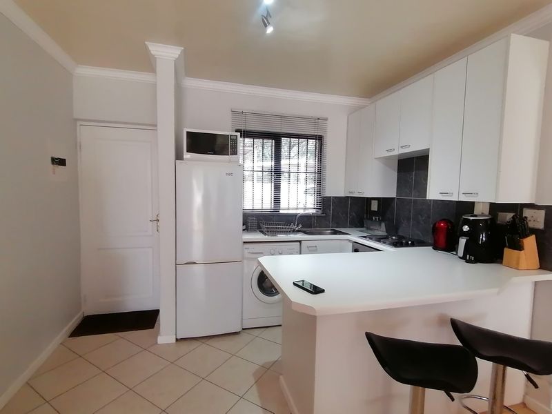 Apartment For Sale In Sandton - Photo 6