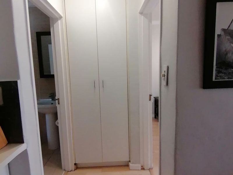 Apartment For Sale In Sandton - Photo 3