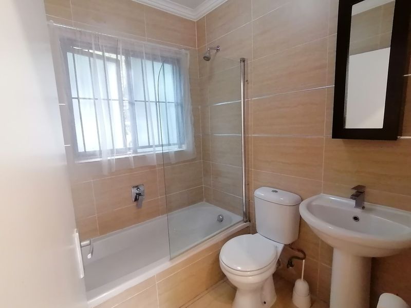Apartment For Sale In Sandton - Photo 5
