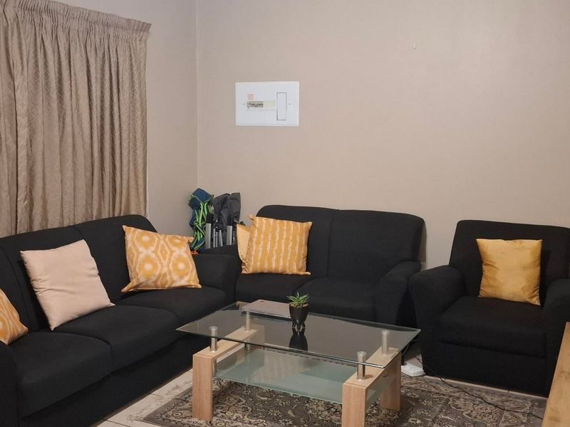 Apartment For Sale In Roodepoort - Photo 5
