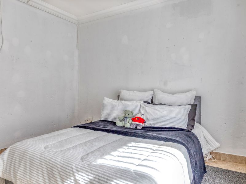 Apartment For Sale In Roodepoort - Photo 10