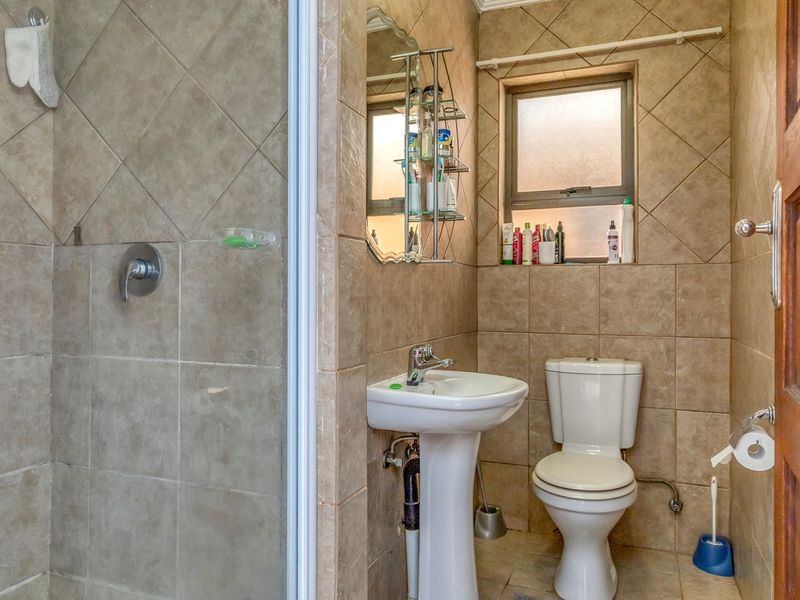 Apartment For Sale In Roodepoort - Photo 9