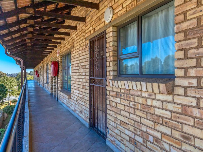 Apartment For Sale In Roodepoort - Photo 3