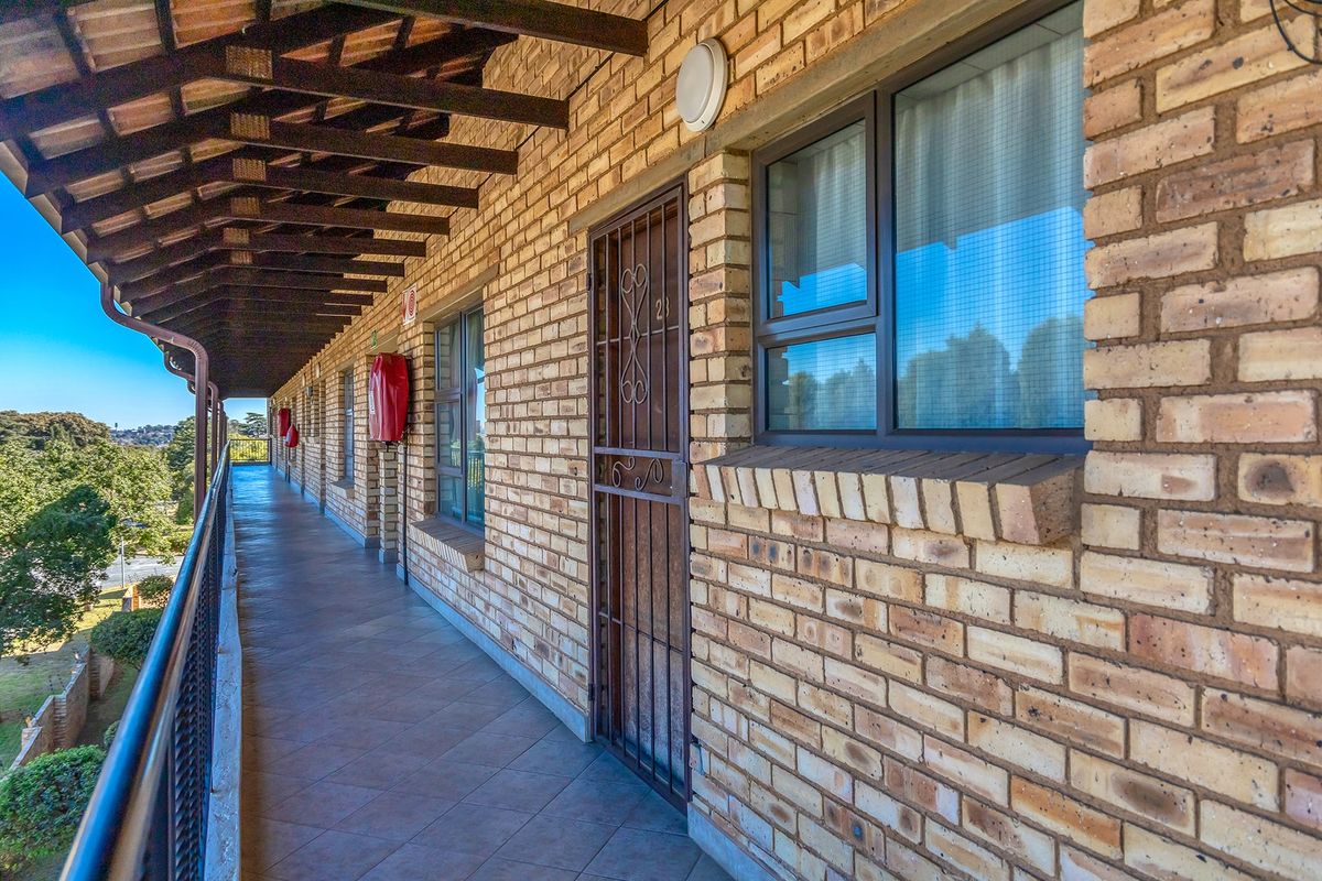 Apartment For Sale In Roodepoort - Photo 3