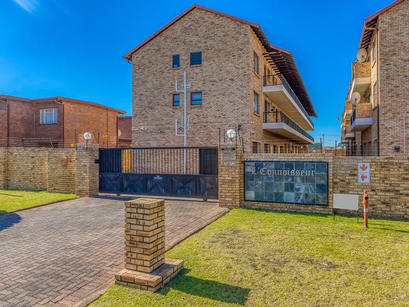 Apartment For Sale In Roodepoort - Photo 5