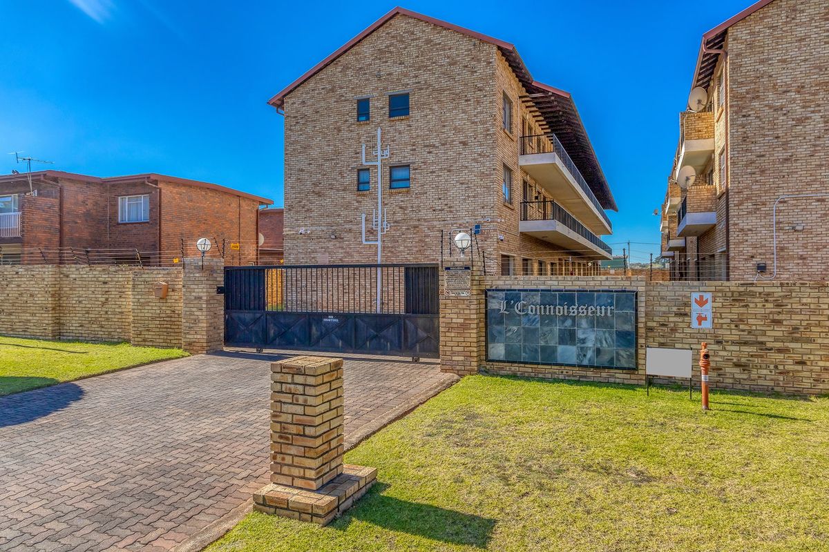 Apartment For Sale In Roodepoort - Photo 5
