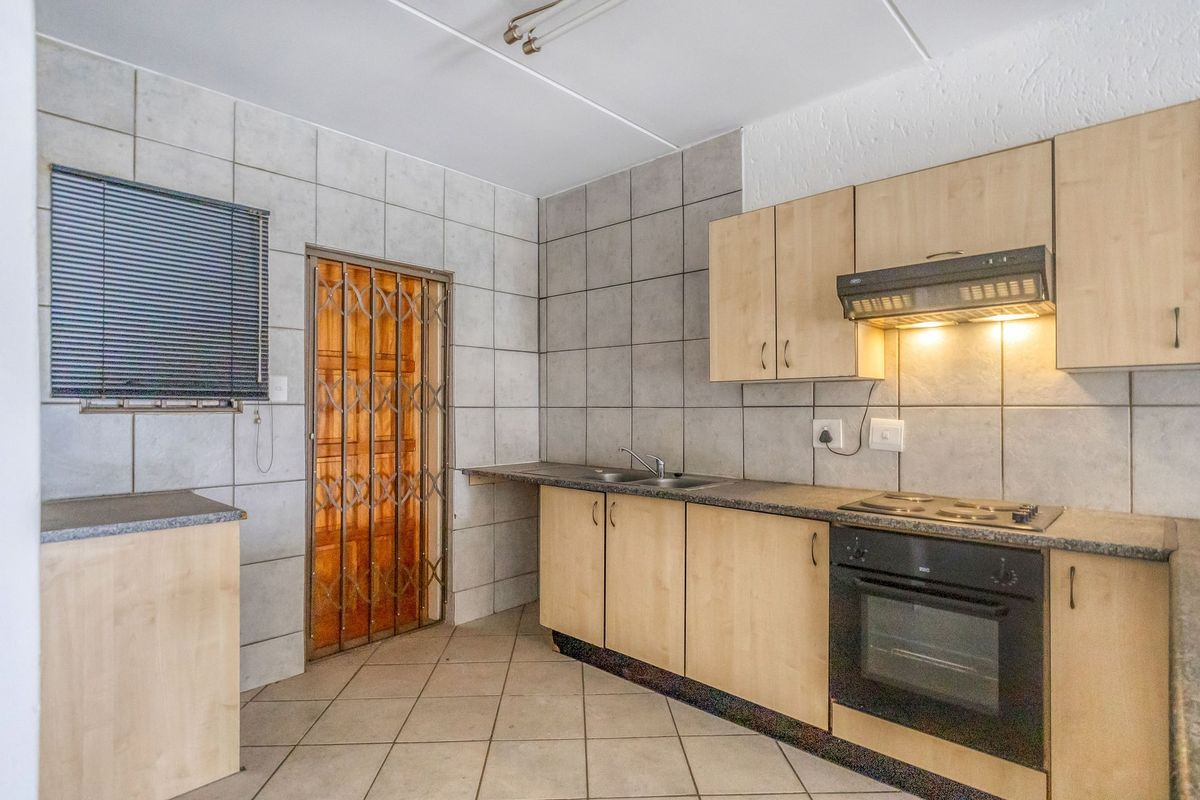 Apartment For Sale In Randburg - Photo 5