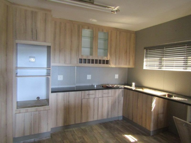 House For Sale In Amanzimtoti - Photo 8
