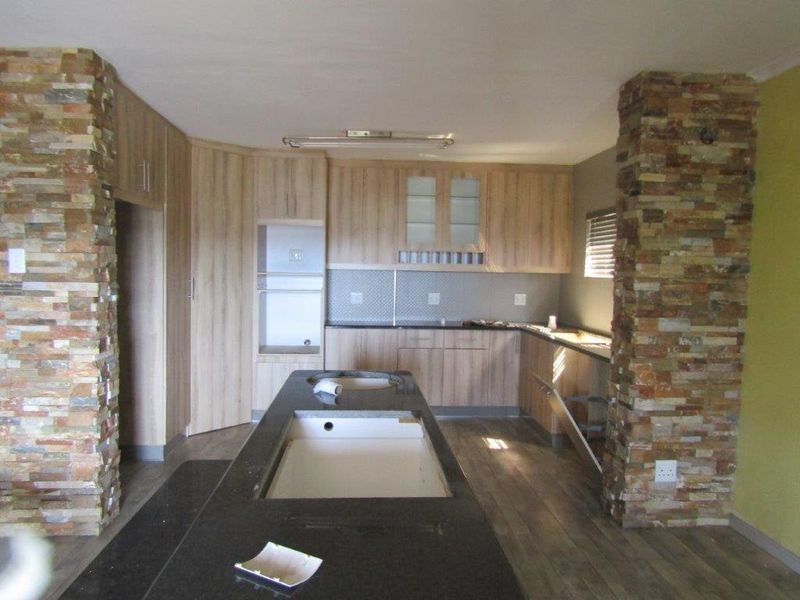 House For Sale In Amanzimtoti - Photo 3