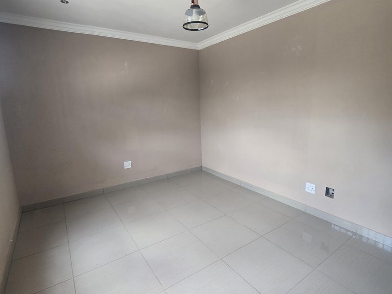 House Pending Sale In Rayton - Photo 6