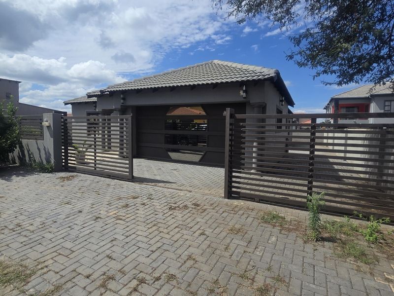 House Pending Sale In Rayton - Photo 5