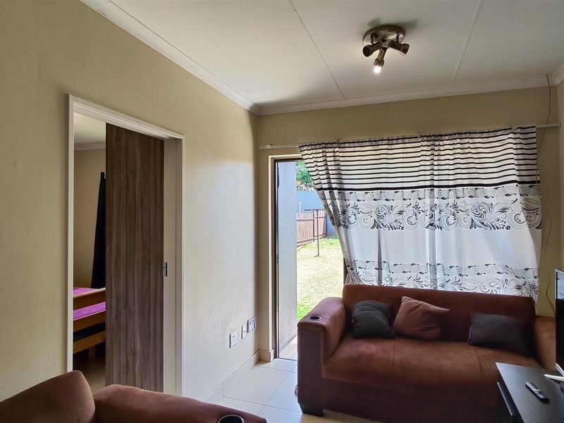 Townhouse For Sale In Boksburg - Photo 6