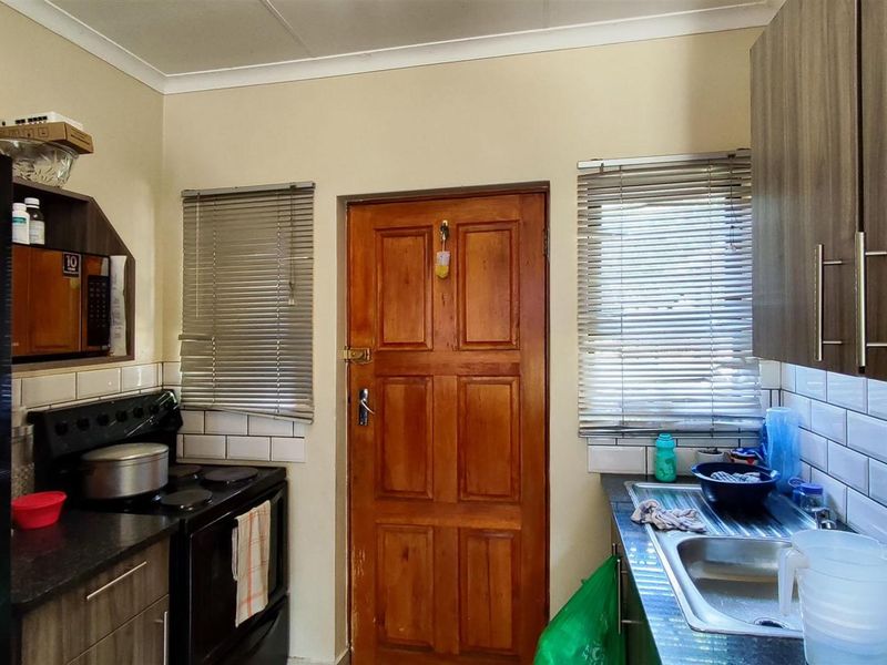 Townhouse For Sale In Boksburg - Photo 4