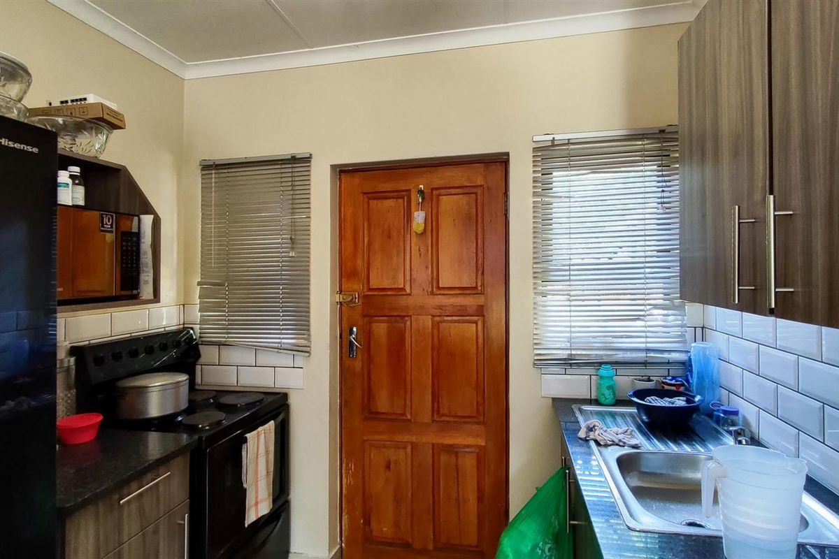 Townhouse For Sale In Boksburg - Photo 4