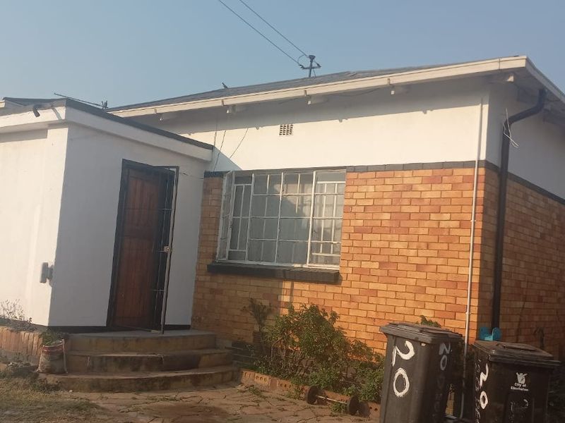 House For Sale In Germiston - Photo 2