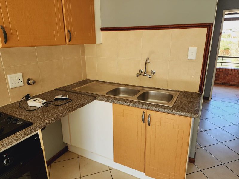 Apartment For Sale In Midrand - Photo 2