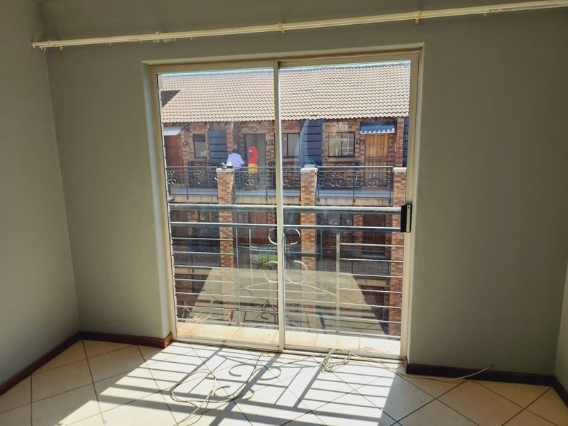 Apartment For Sale In Midrand - Photo 4
