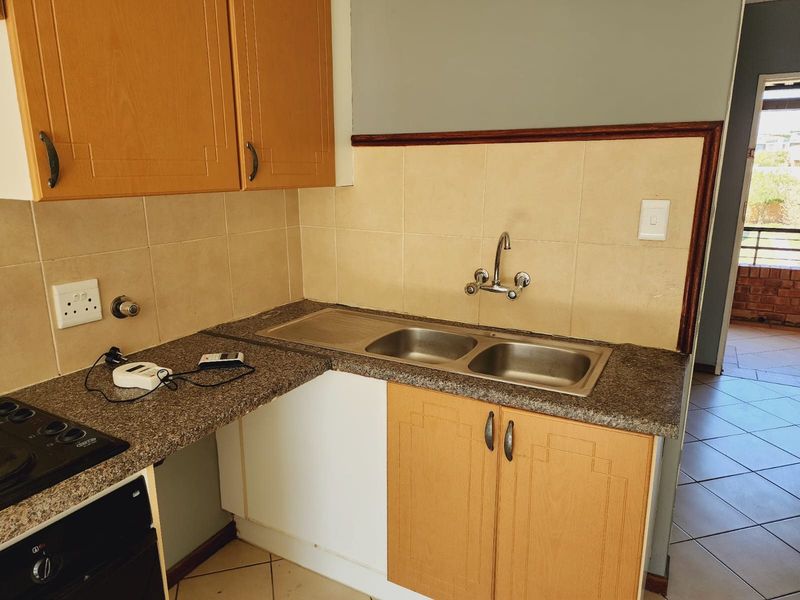 Apartment For Sale In Midrand - Photo 3