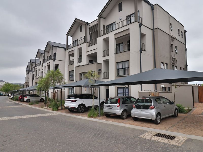 Apartment For Sale In Midrand - Photo 2