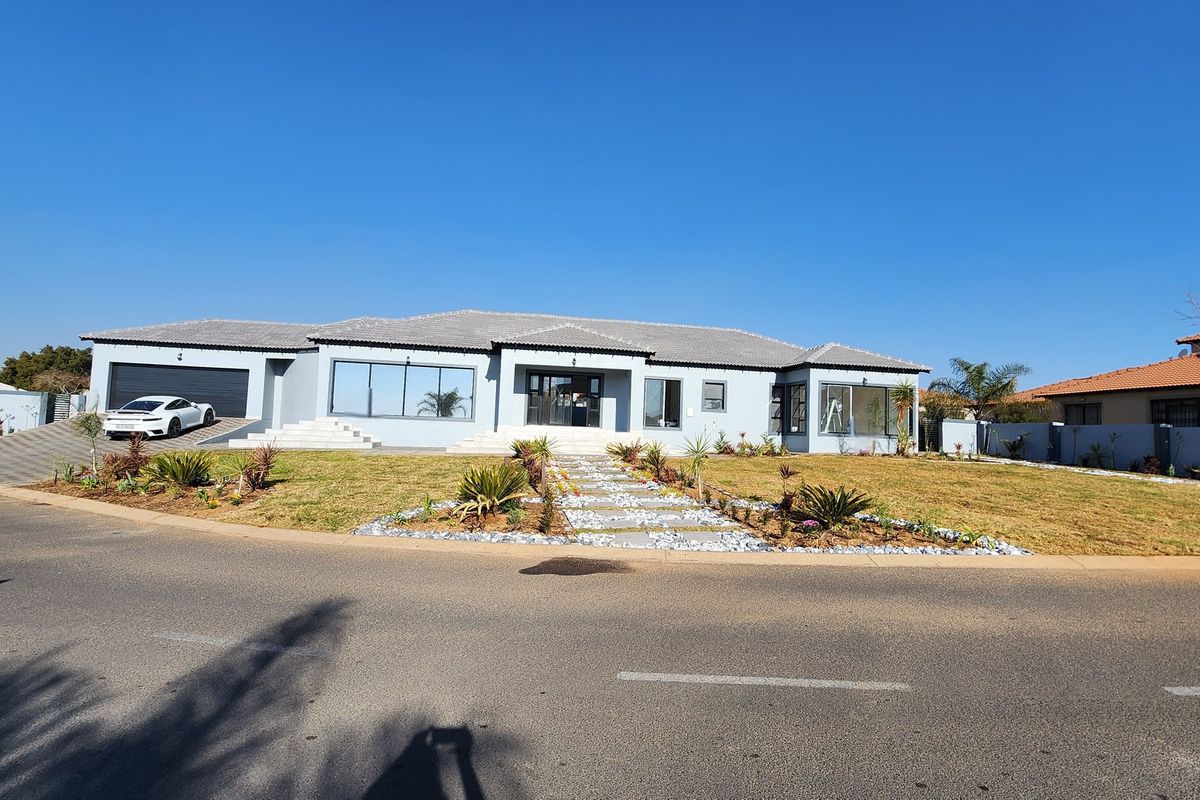 House For Sale In Centurion - Photo 4