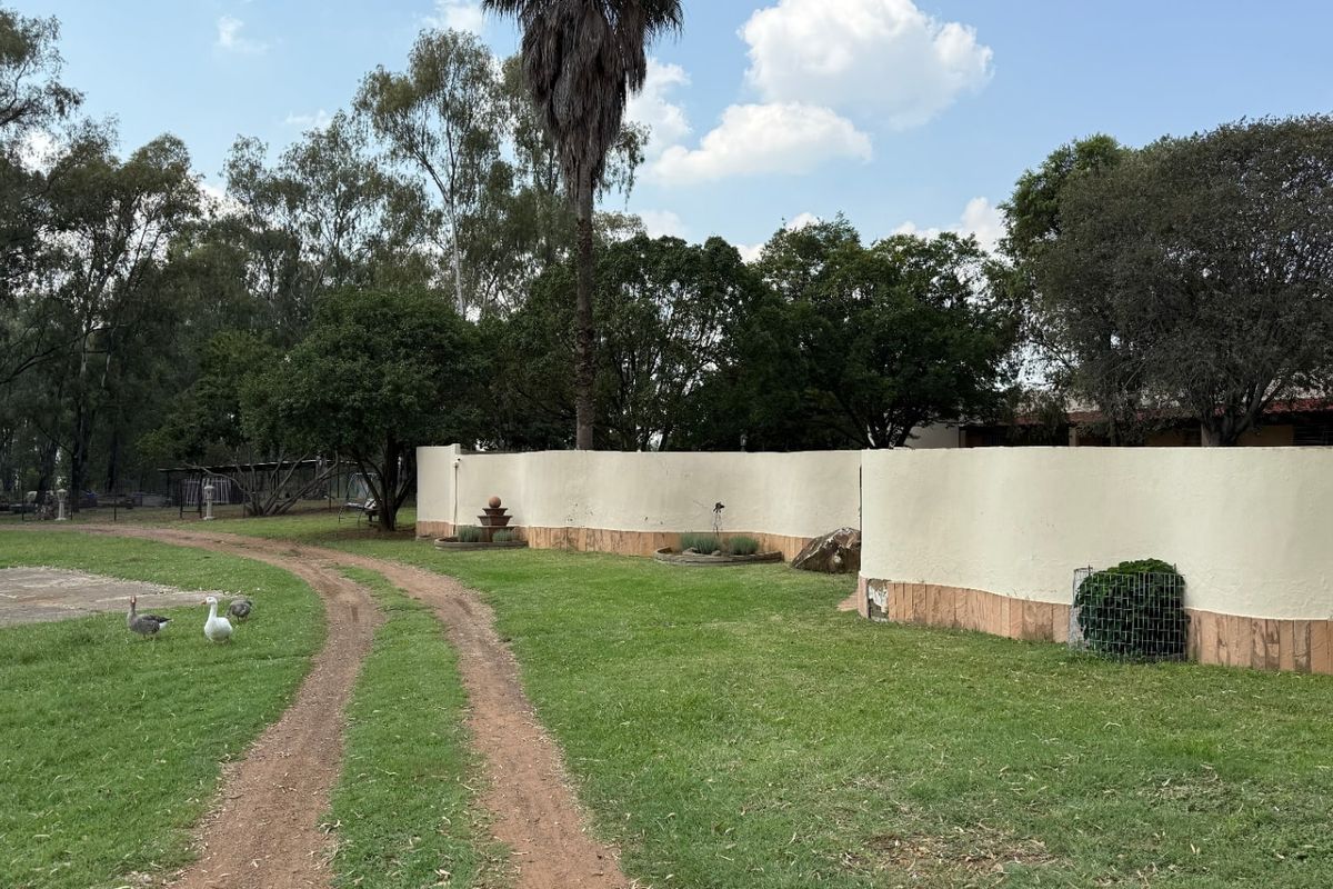 House For Sale In Vereeniging - Photo 3