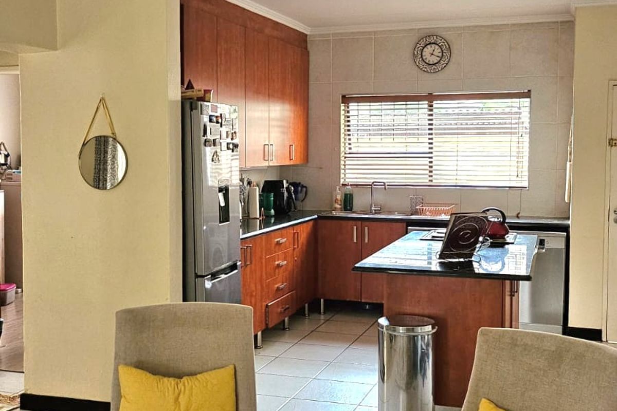Apartment For Sale In Sandton - Photo 4