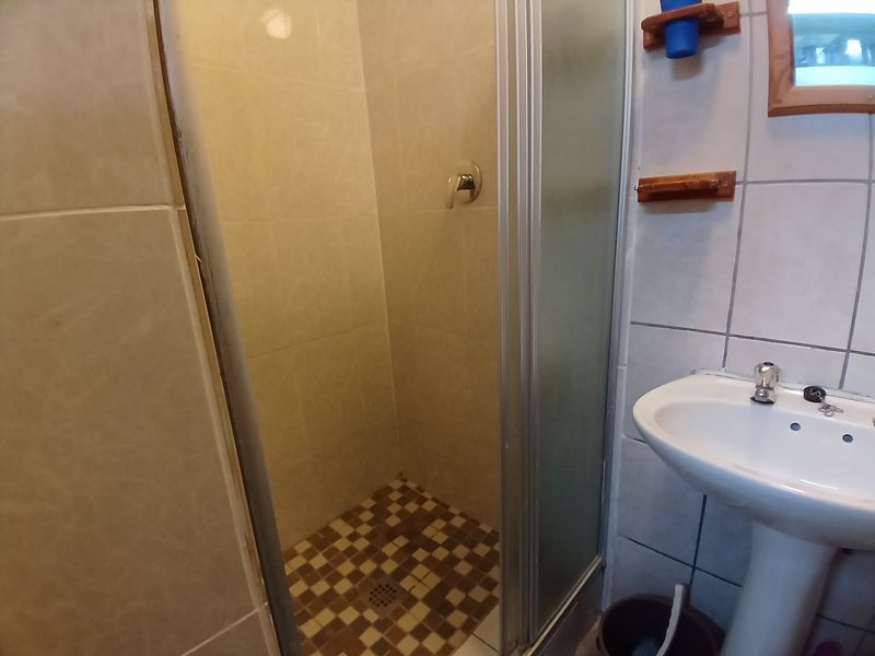 Apartment For Sale In Margate - Photo 6