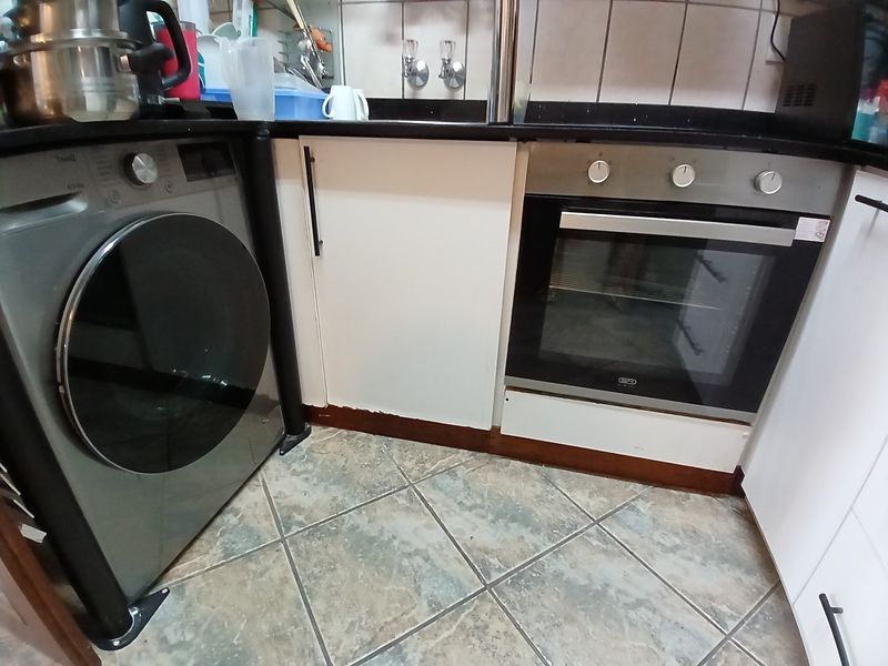 Apartment For Sale In Margate - Photo 4