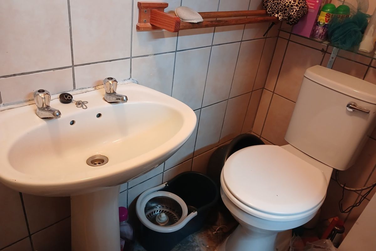 Apartment For Sale In Margate - Photo 3