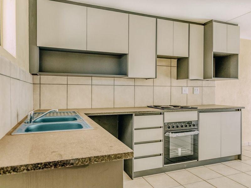 Apartment For Sale In Benoni - Photo 1