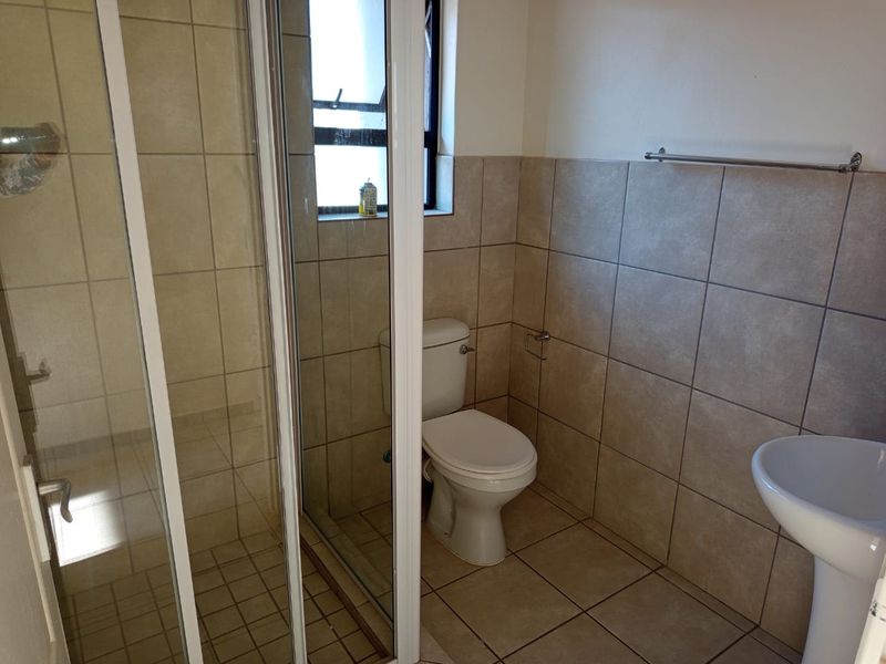 Apartment For Sale In Benoni - Photo 6