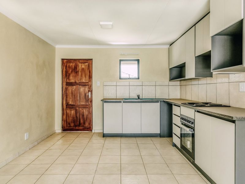 Apartment For Sale In Benoni - Photo 3