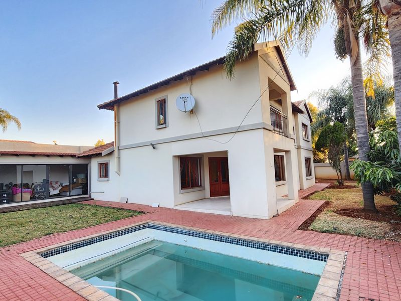 House For Sale In Pretoria - Photo 2