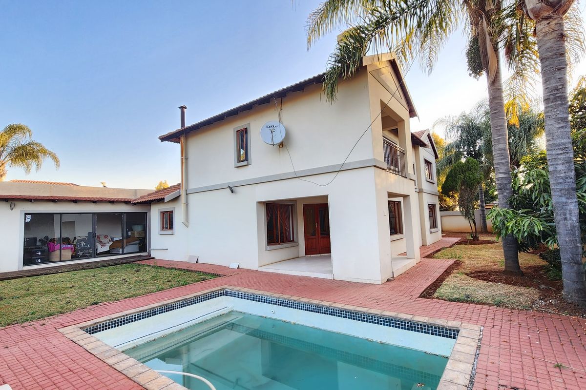 House For Sale In Pretoria - Photo 2