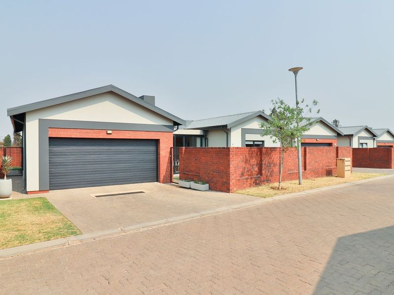 House For Sale In Midrand - Photo 1
