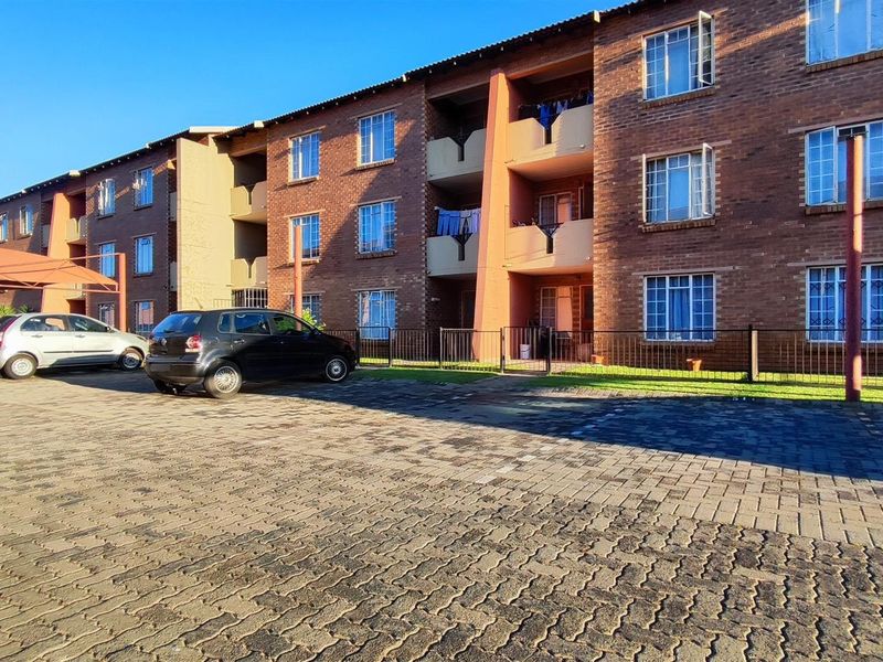 Apartment For Sale In Boksburg - Photo 2