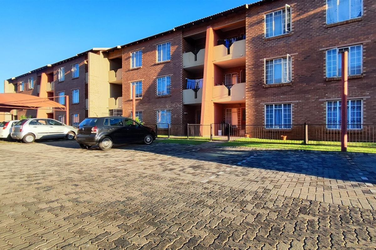 Apartment For Sale In Boksburg - Photo 2