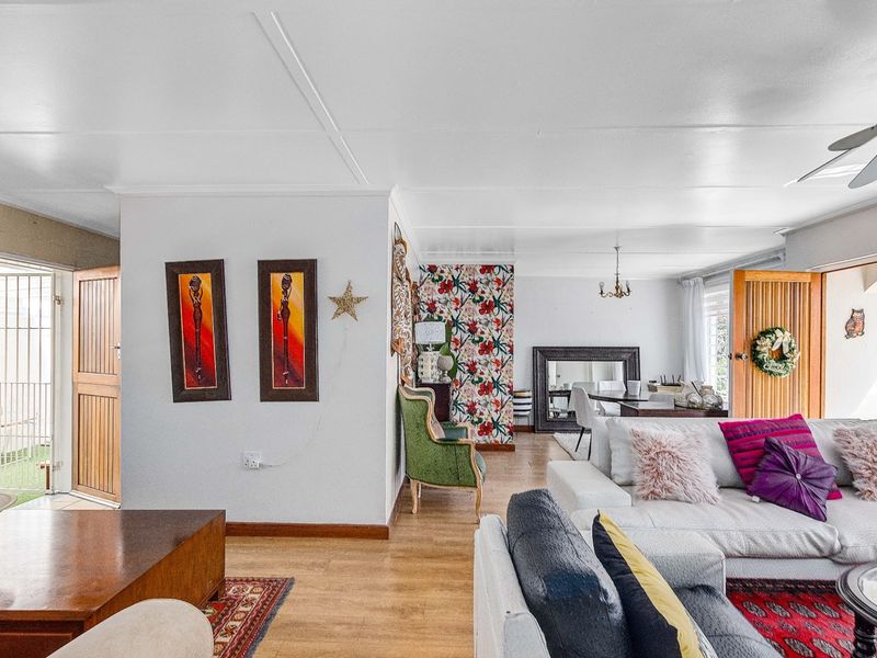 Townhouse For Sale In Sandton - Photo 3