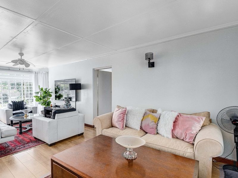 Townhouse For Sale In Sandton - Photo 7