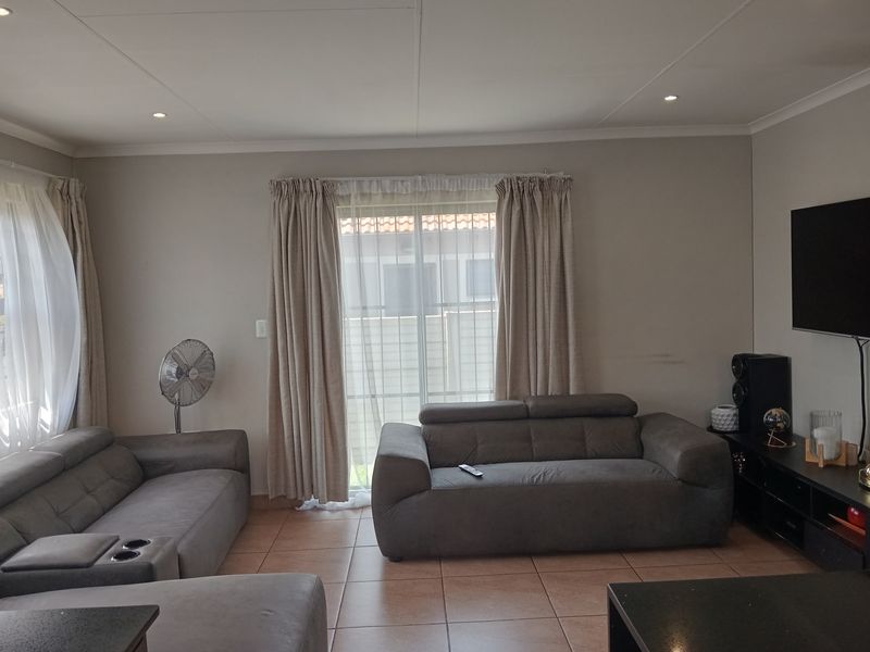 House For Sale In Pretoria - Photo 2