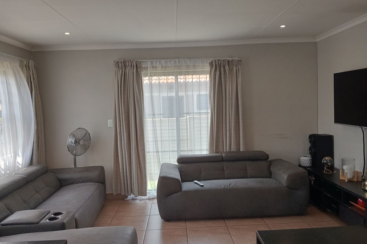 House For Sale In Pretoria - Photo 2