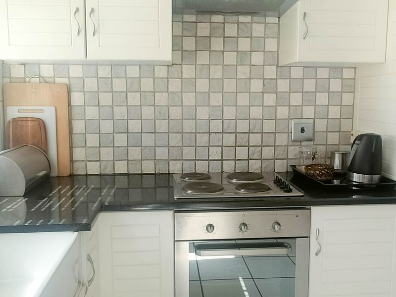 Townhouse For Sale In Port Edward - Photo 2