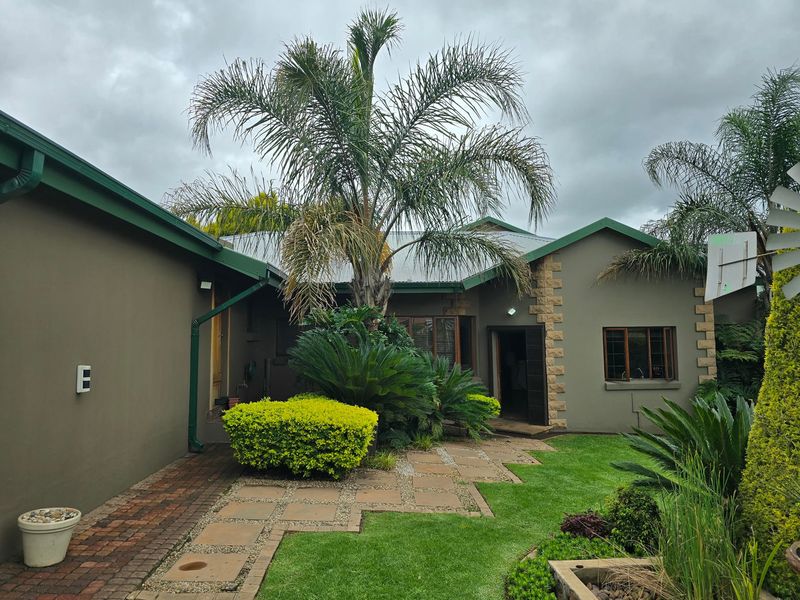 House For Sale In Middelburg - Photo 2
