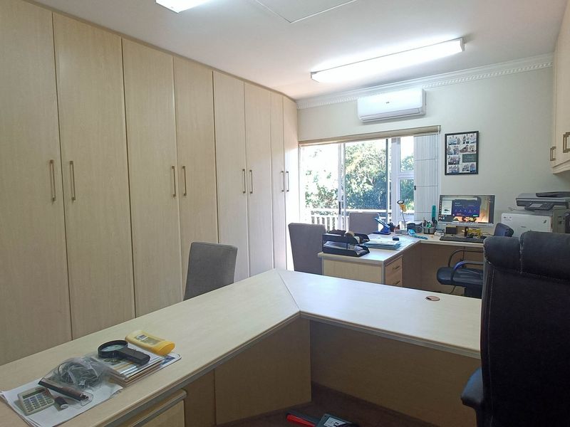 Townhouse For Sale In Margate - Photo 10