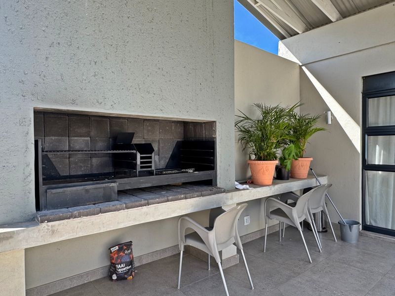 Townhouse For Sale In Bloemfontein - Photo 8
